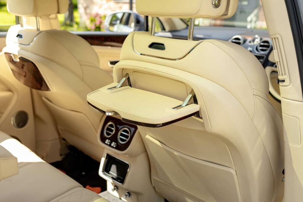Bentley Bentayga  White #8