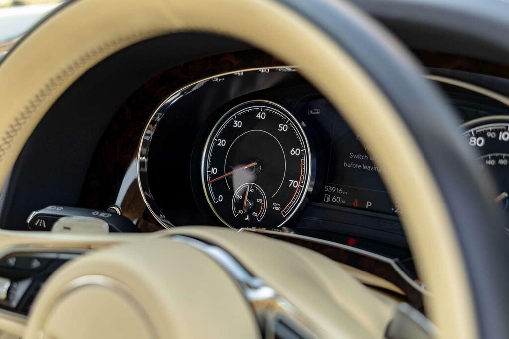 Bentley Bentayga  White #21