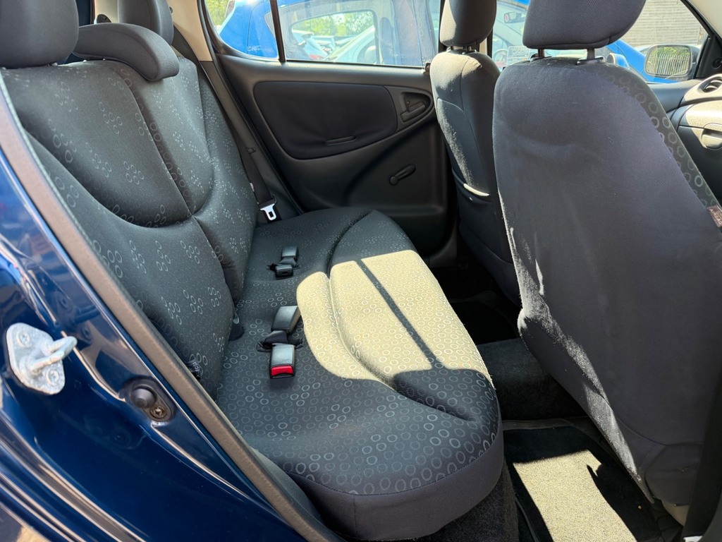 Toyota Yaris 1.3 T3 Vvt-i 86 Bhp Silver #13