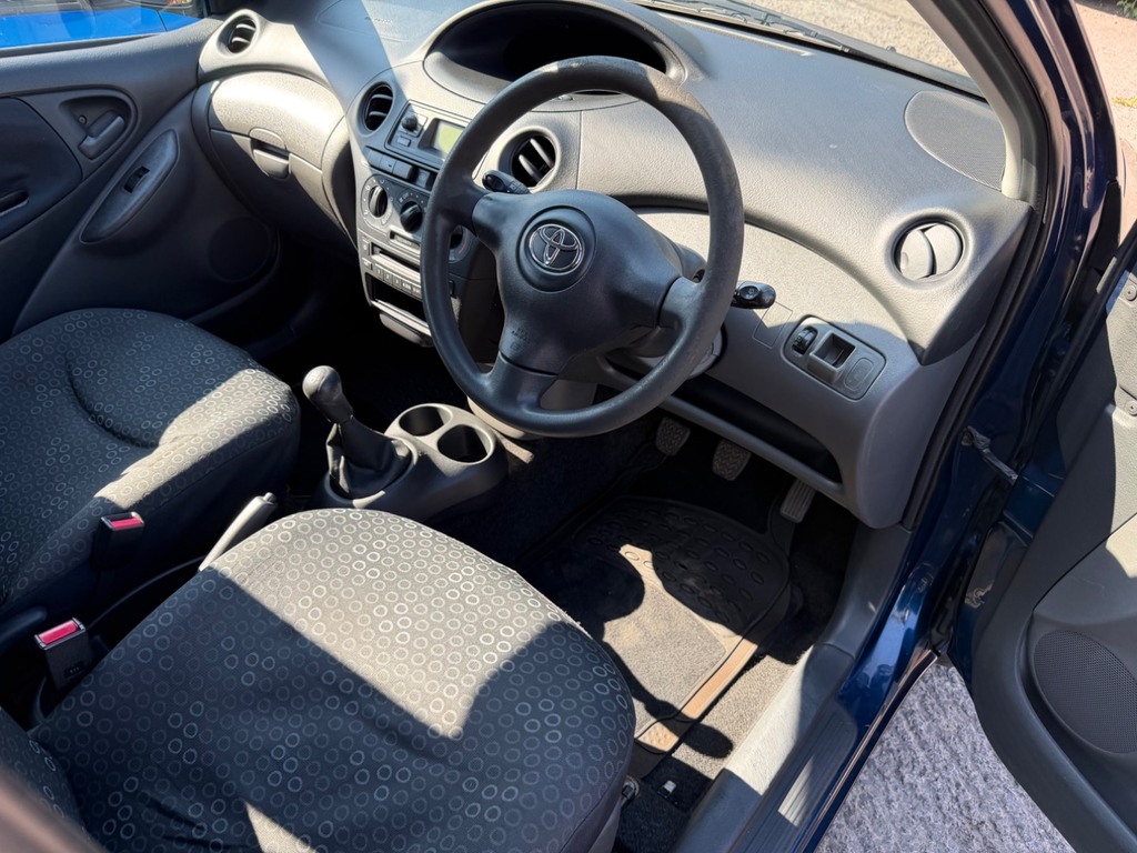 Toyota Yaris 1.3 T3 Vvt-i 86 Bhp Silver #16