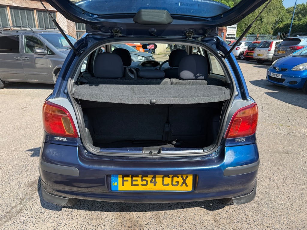 Toyota Yaris 1.3 T3 Vvt-i 86 Bhp Silver #5
