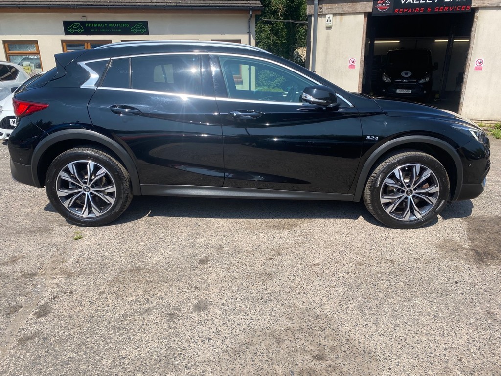 Infiniti QX30 2.2D Luxe Tech Dct Black #2