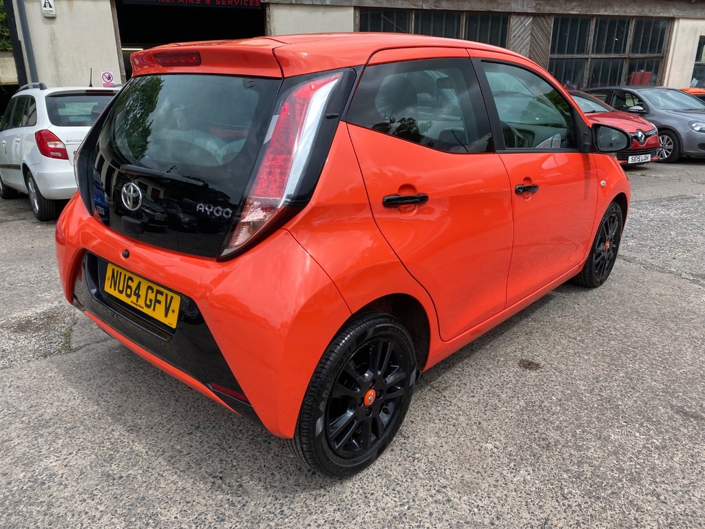 Toyota Aygo 1.0 Vvt-i X-cite Orange #5