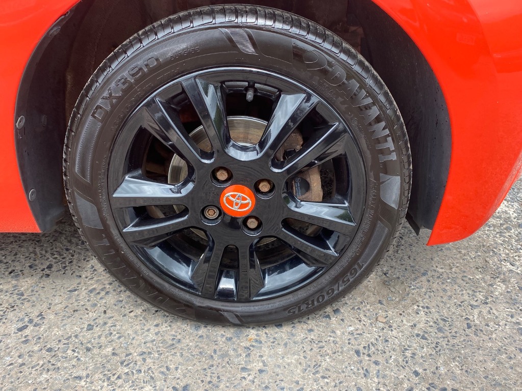 Toyota Aygo 1.0 Vvt-i X-cite Orange #3