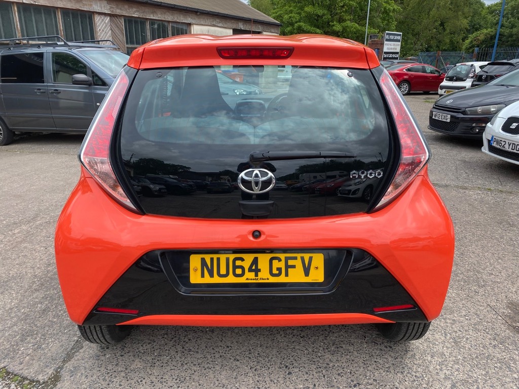 Toyota Aygo 1.0 Vvt-i X-cite Orange #4