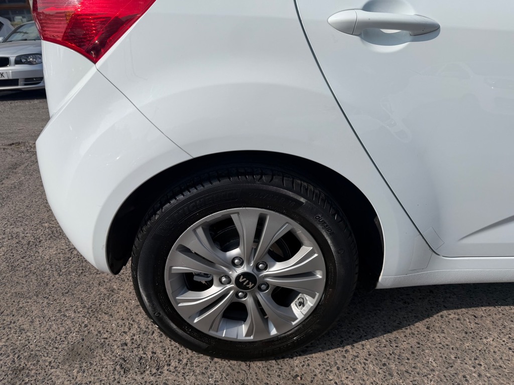 Kia Venga 1.6 Isg 3 White #3