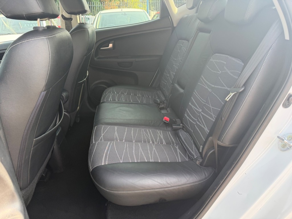 Kia Venga 1.4 Crdi 2 89 Bhp Blue #8