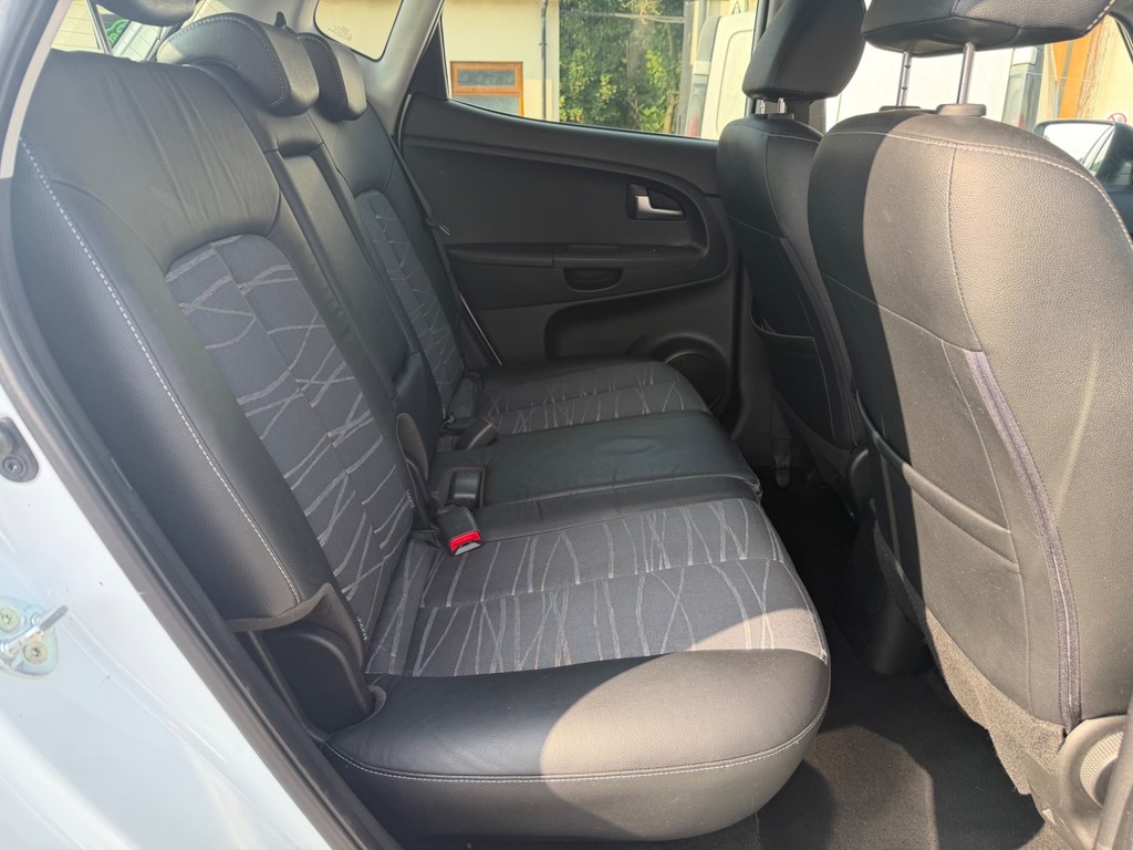 Kia Venga 1.4 Crdi 2 89 Bhp Blue #19
