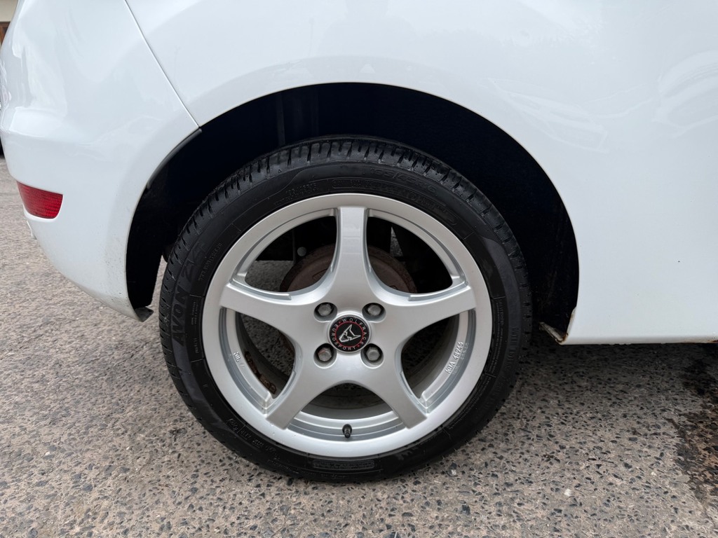 Ford Fiesta 1.6 Tdci 95 Titanium White #5