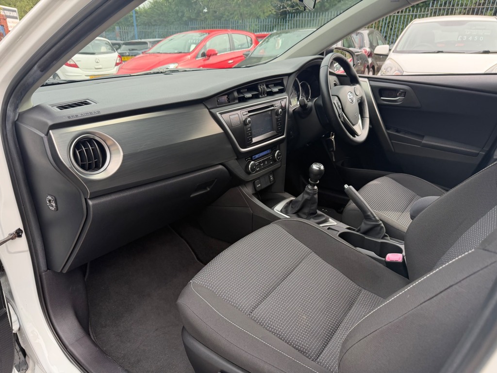 Toyota Auris Vvt-i Excel Blue #11
