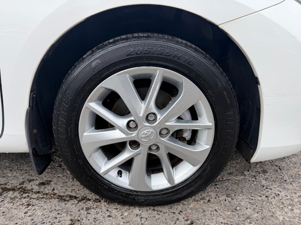 Toyota Auris 1.6 V-matic Icon White #5