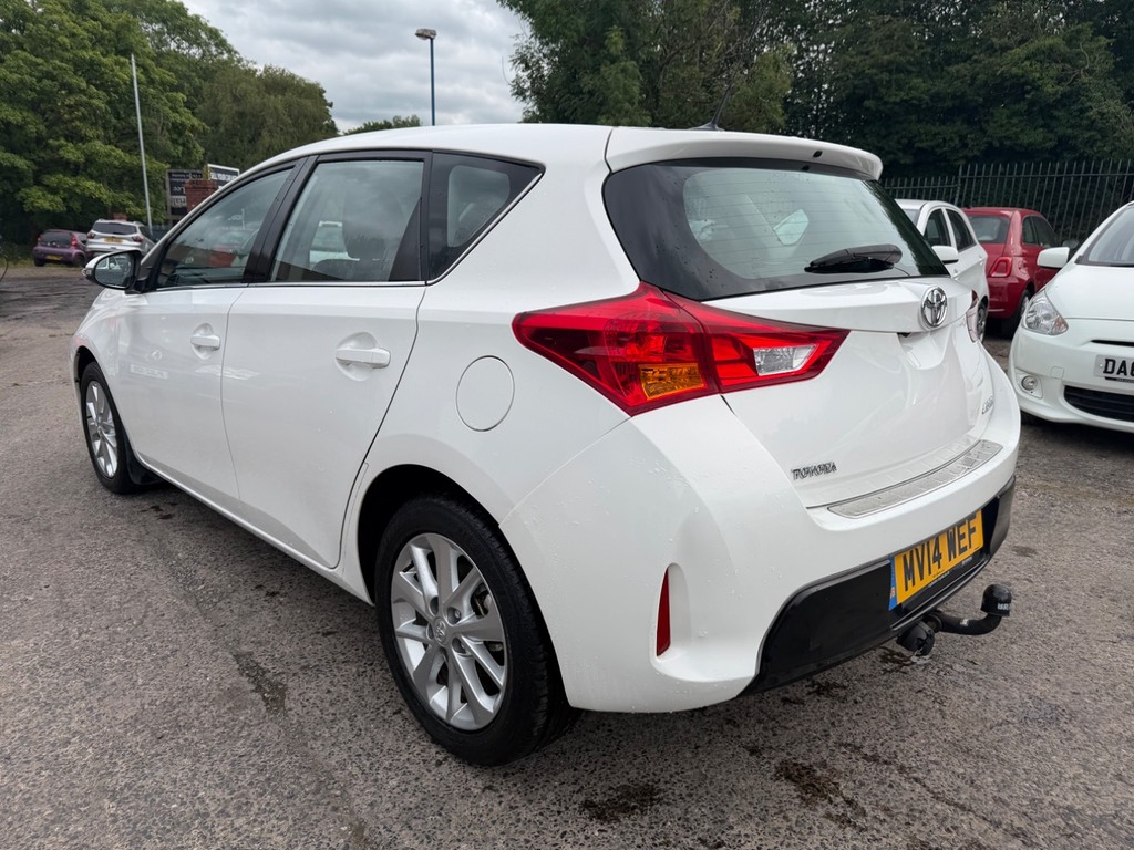 Toyota Auris 1.6 V-matic Icon White #6