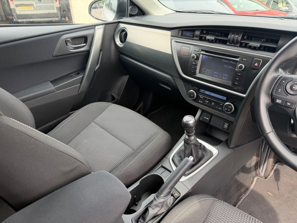 Toyota Auris Vvt-i Excel Blue #21