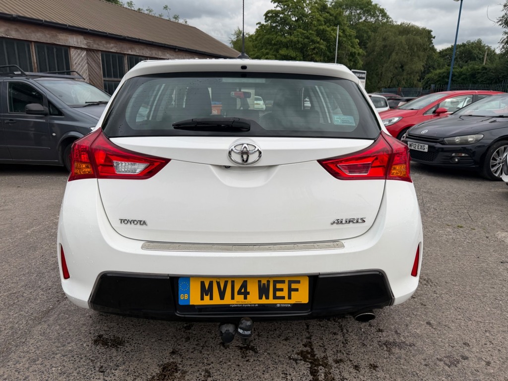 Toyota Auris 1.6 V-matic Icon White #4