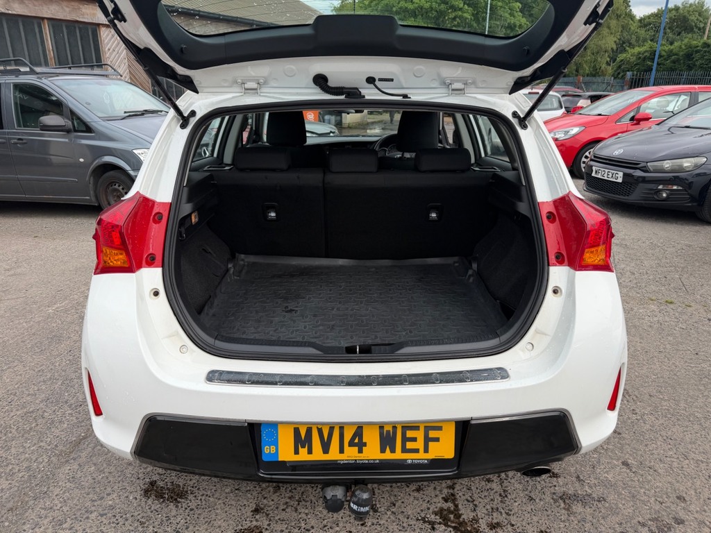 Toyota Auris Vvt-i Excel Blue #8