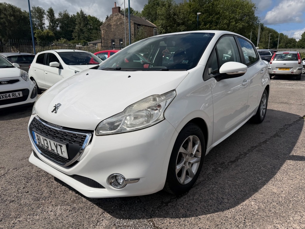 Peugeot 208 1.2 Vti Active White #2