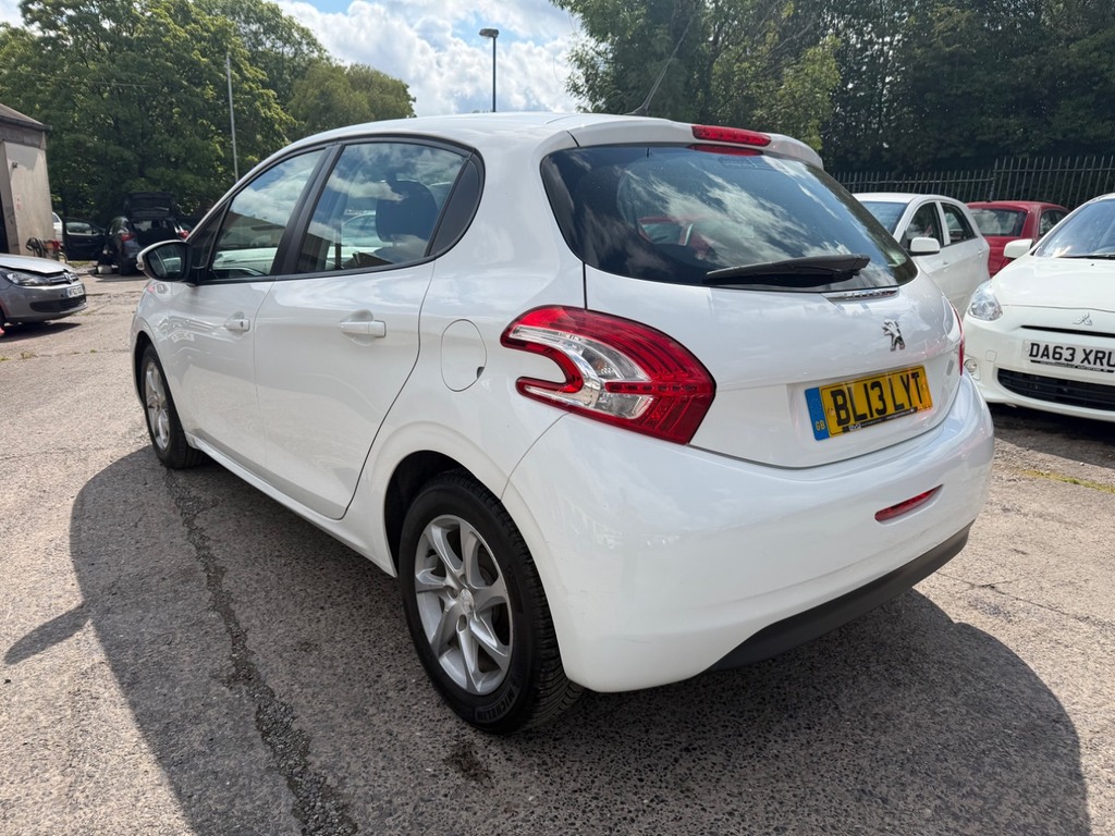 Peugeot 208 1.2 Vti Active White #4