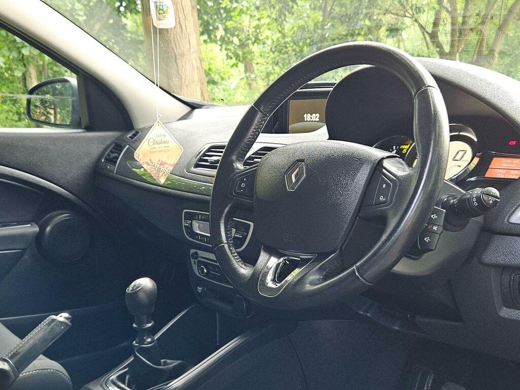Renault Megane Hatchback 1.5 Dci Limited Nav Euro 6 Ss 20 HY65KYF Blue #2