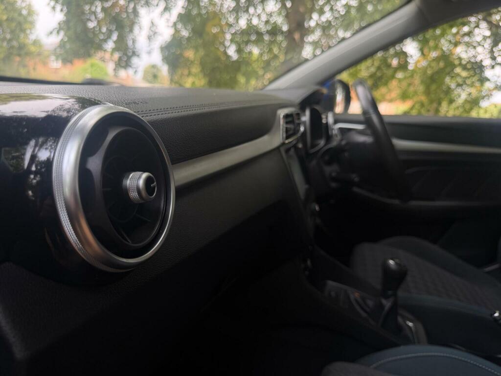 MG ZS Zs Exclusive T White #18