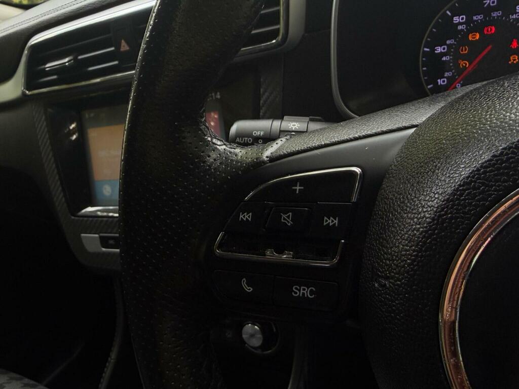 MG ZS Zs Exclusive T White #38
