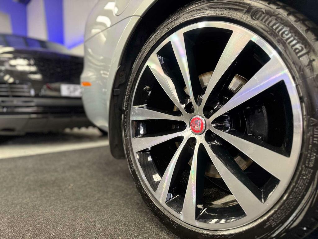 Jaguar XJ Portfolio V6 D  #24