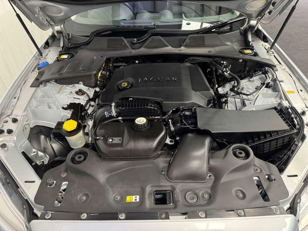 Jaguar XJ Portfolio V6 D  #79