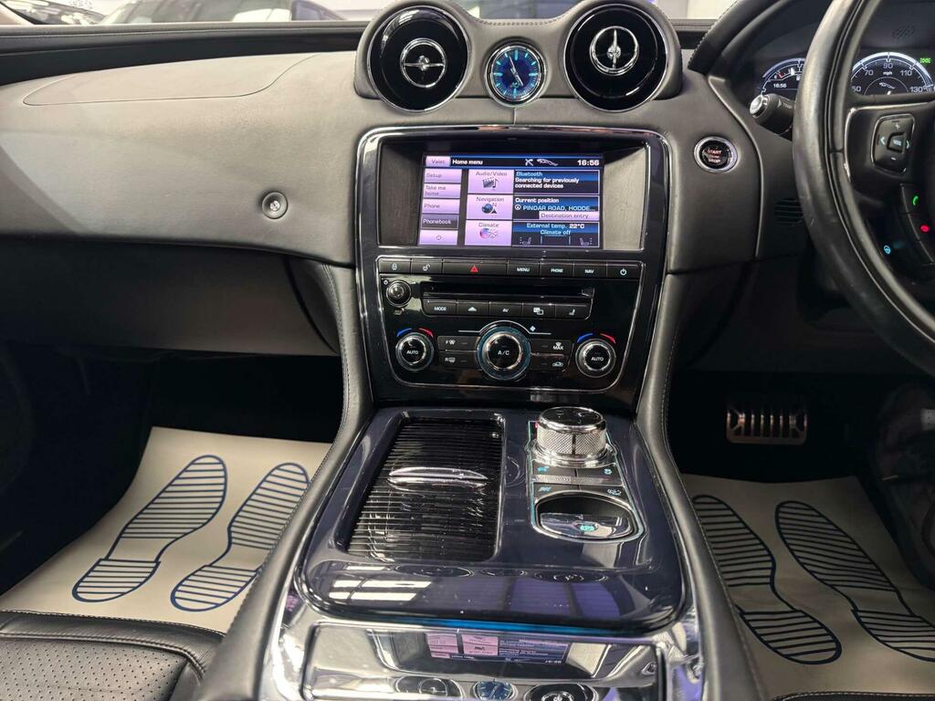 Jaguar XJ Portfolio V6 D  #70