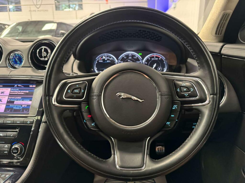 Jaguar XJ Portfolio V6 D  #74