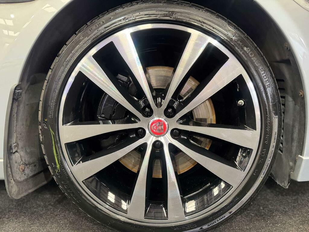 Jaguar XJ Portfolio V6 D  #27