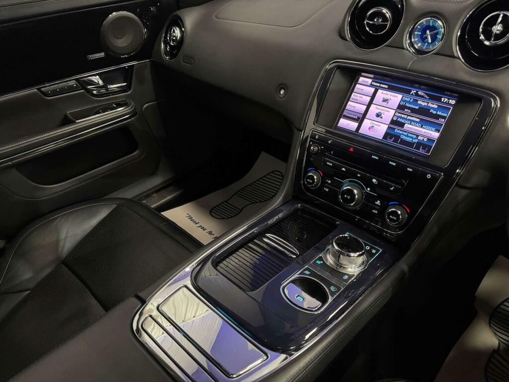 Jaguar XJ Portfolio V6 D  #71
