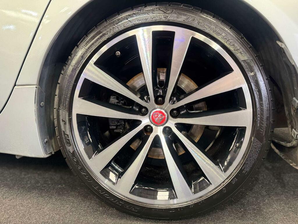 Jaguar XJ Portfolio V6 D  #29