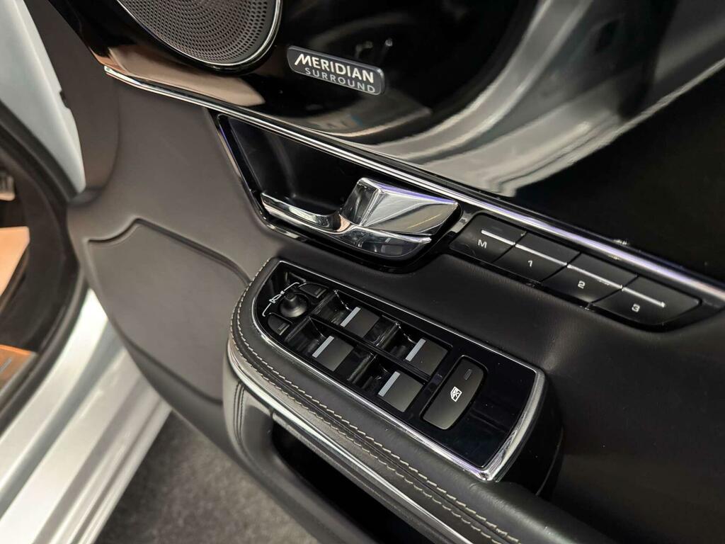 Jaguar XJ Portfolio V6 D  #54