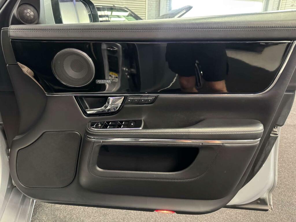 Jaguar XJ Portfolio V6 D  #55
