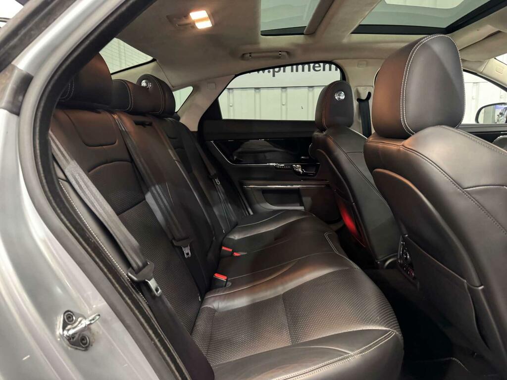 Jaguar XJ Portfolio V6 D  #47
