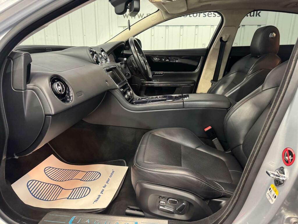 Jaguar XJ Portfolio V6 D  #34