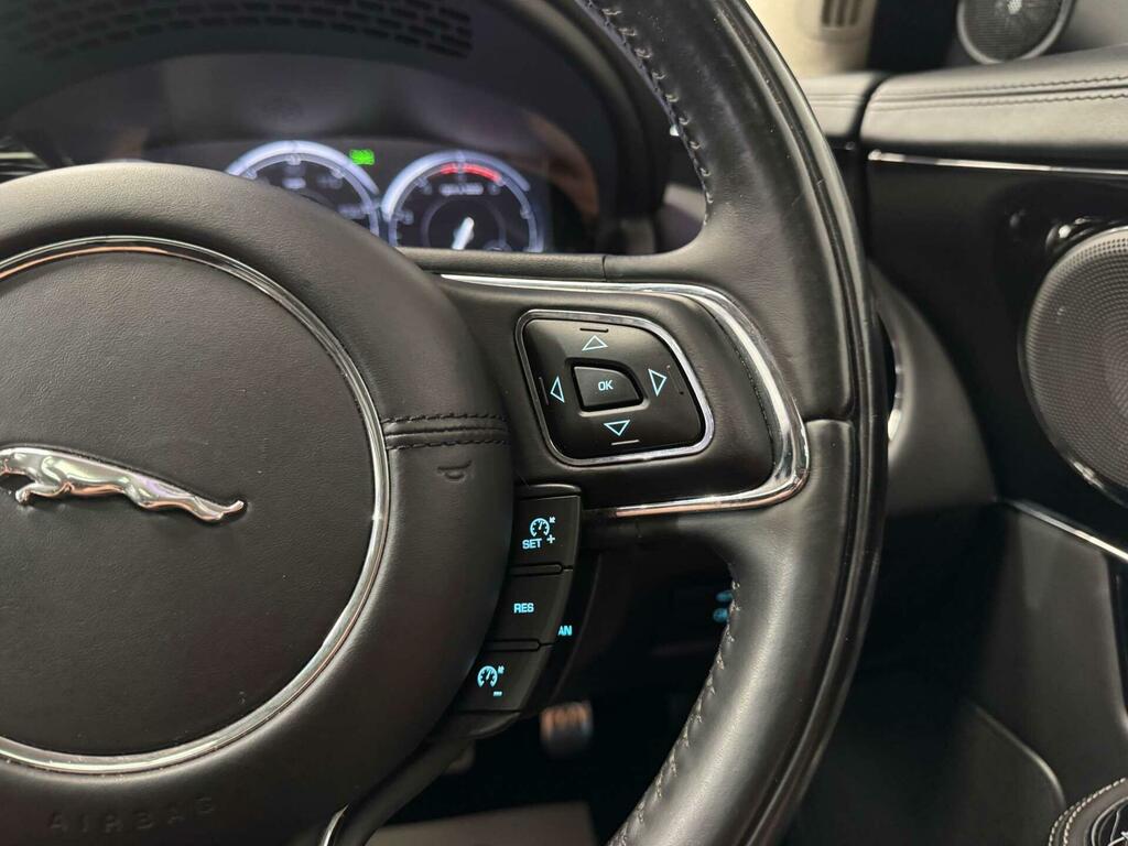 Jaguar XJ Portfolio V6 D  #73