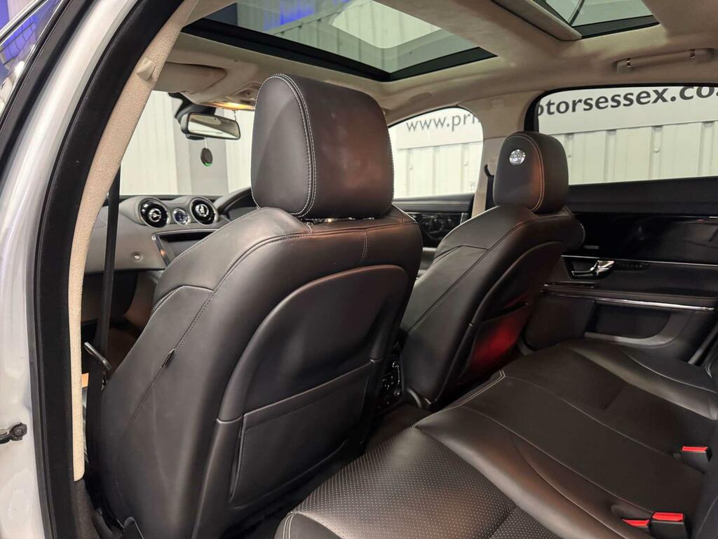 Jaguar XJ Portfolio V6 D  #41