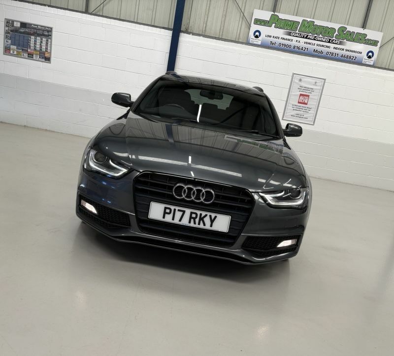 Audi A4 Avant 2.0 Tdi 150Ps S-line Black Edition Grey #2