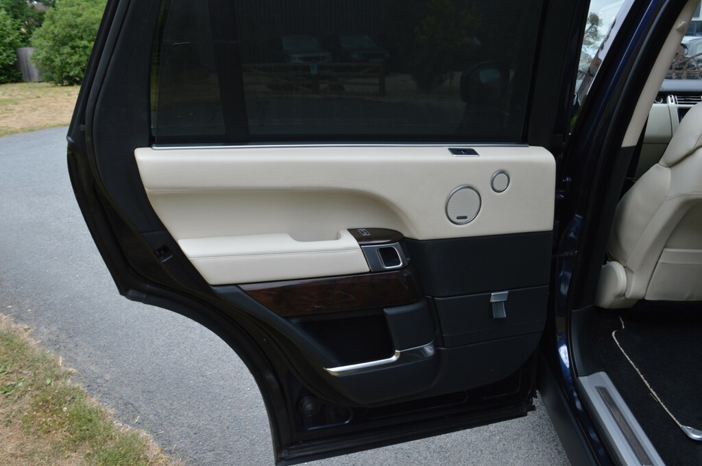 Land Rover Range Rover Core Black #36