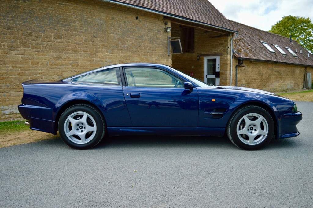 Aston Martin V8 Coupe Green #11