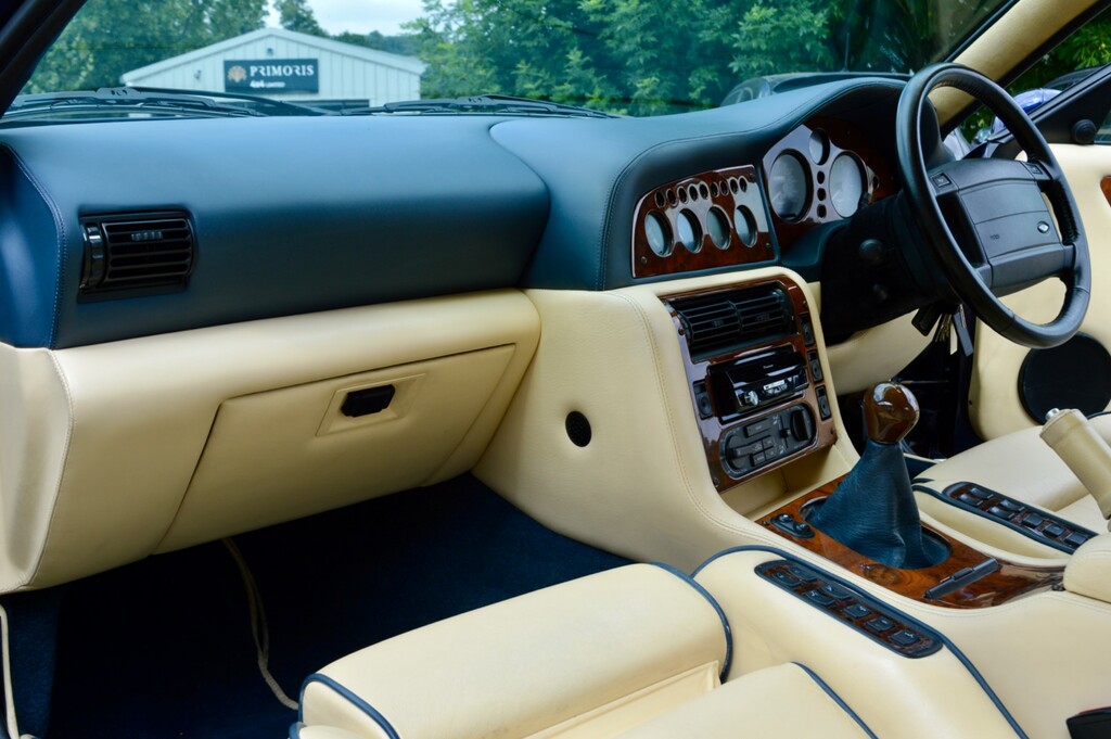 Aston Martin V8 Saloon #6