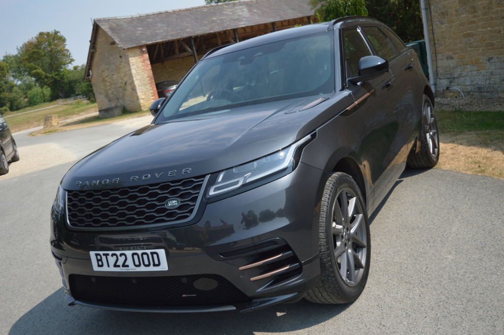 Land Rover Range Rover Velar Suv #3