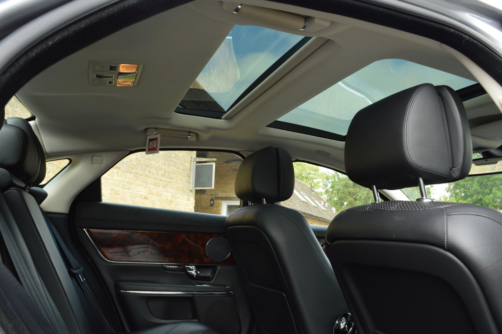 Jaguar XJ Saloon 3.0D  #23