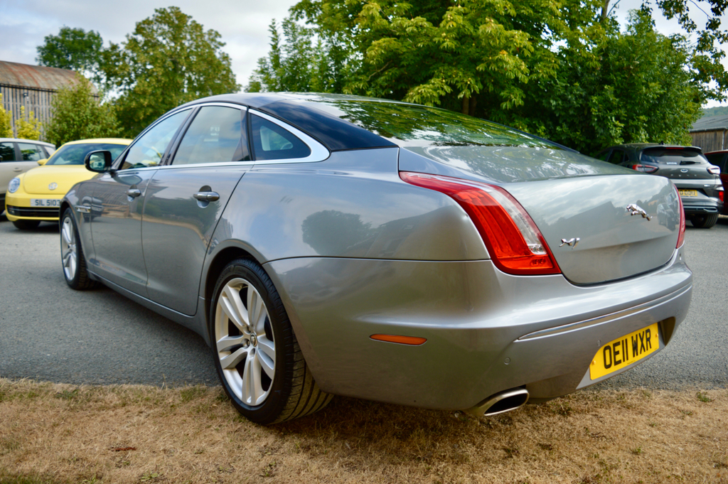 Jaguar XJ Saloon  #4
