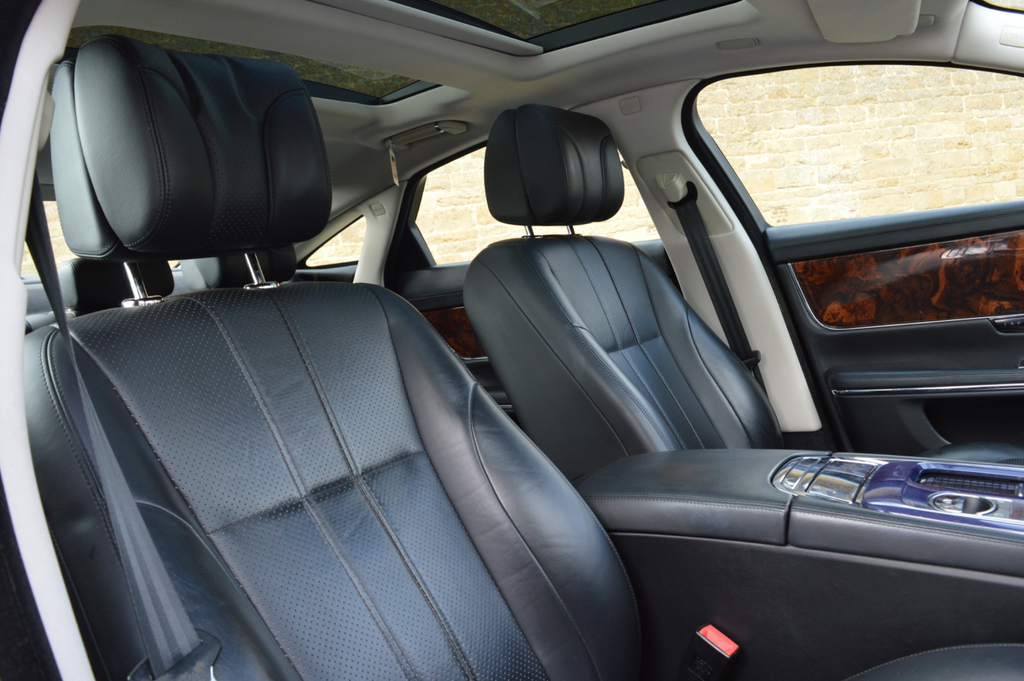 Jaguar XJ Saloon 3.0D  #16