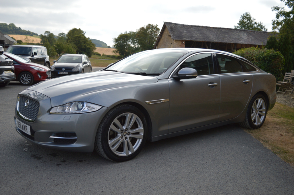 Jaguar XJ Saloon 3.0D  #7