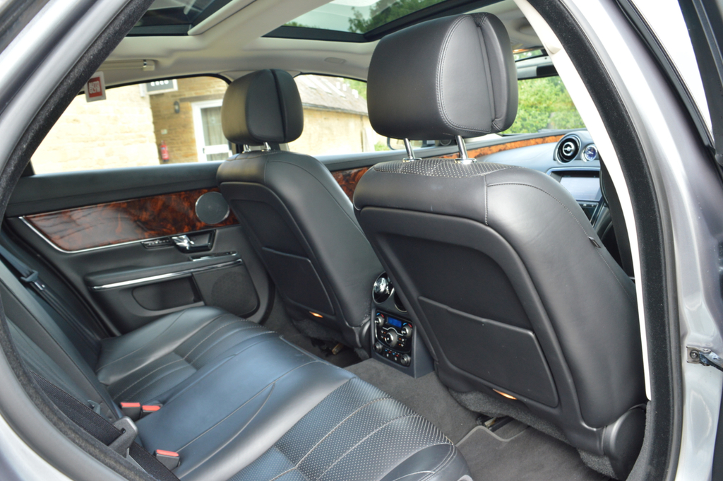 Jaguar XJ Saloon 3.0D  #25