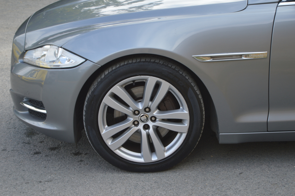 Jaguar XJ Saloon 3.0D  #30