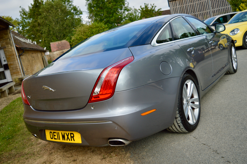 Jaguar XJ Saloon 3.0D  #13