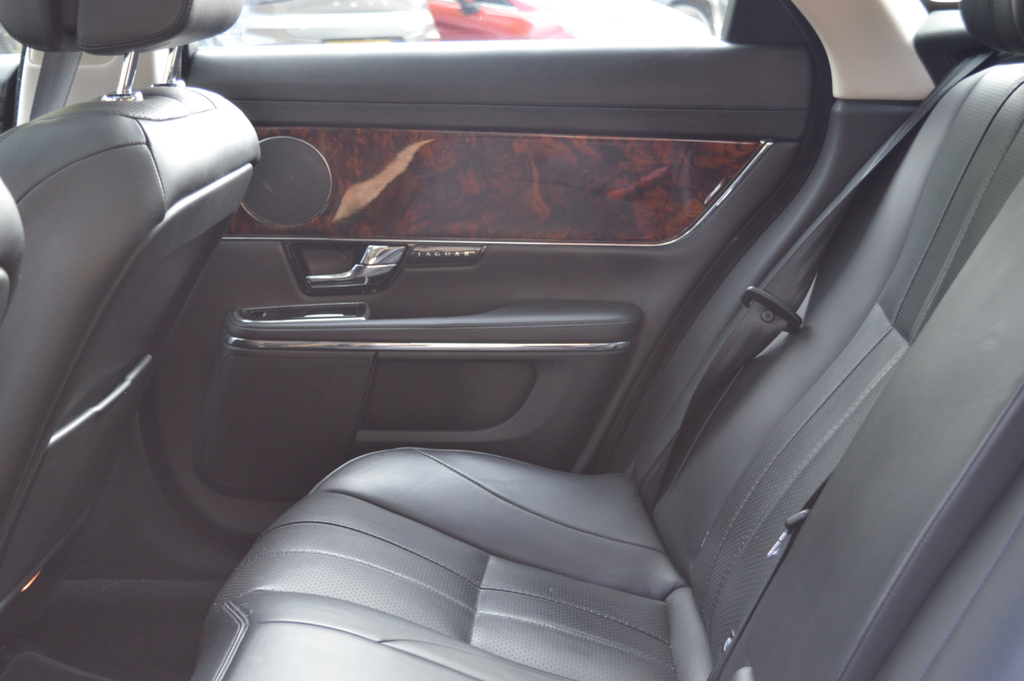 Jaguar XJ Saloon 3.0D  #18